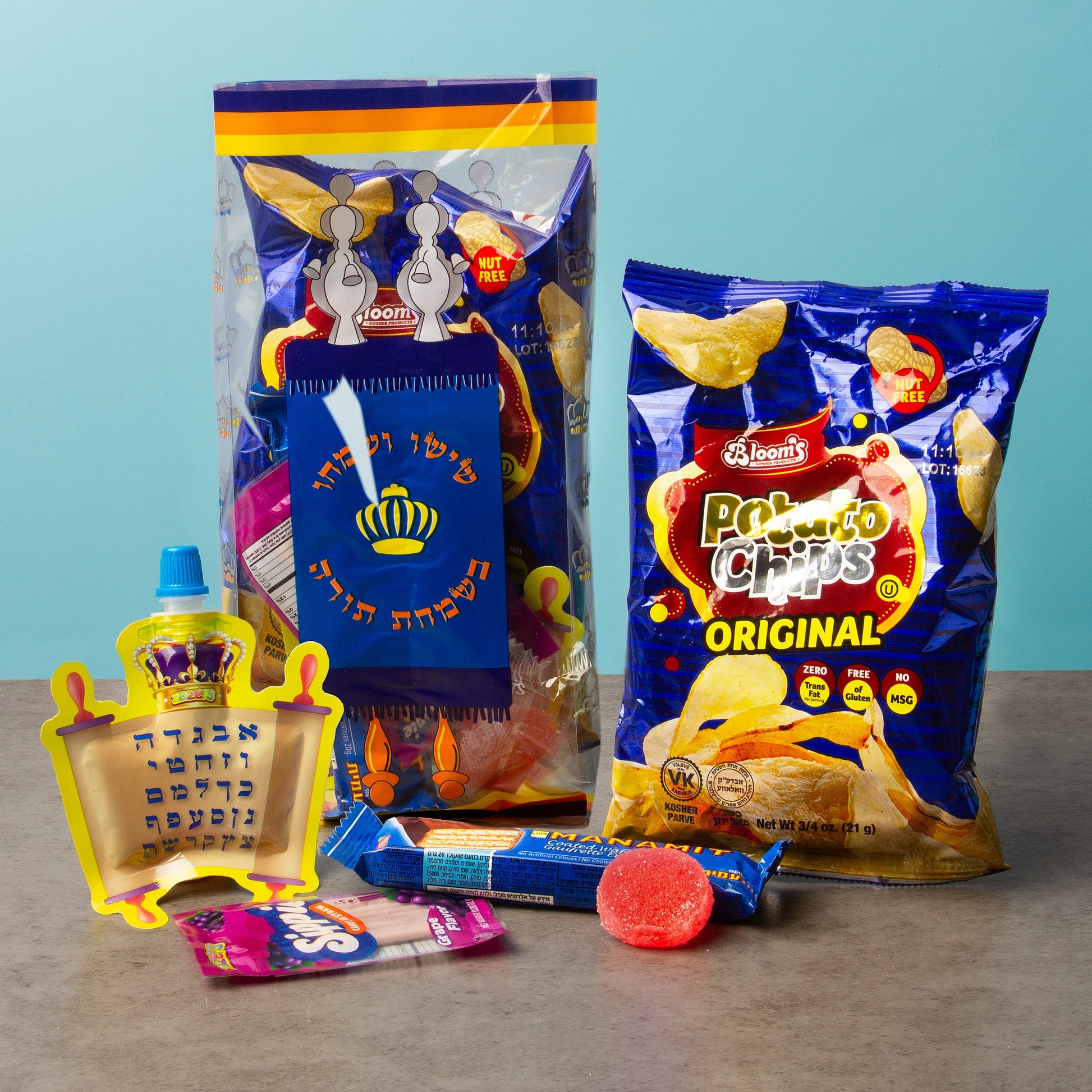 Simchas Torah Peckeleh treat bag assortment detail